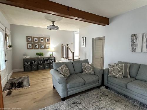 434 Alder Street E, Dunnville, ON - Indoor Photo Showing Living Room