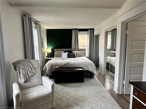 434 Alder Street E, Dunnville, ON - Indoor Photo Showing Bedroom