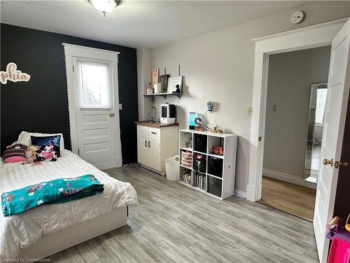 434 Alder Street E, Dunnville, ON - Indoor Photo Showing Bedroom