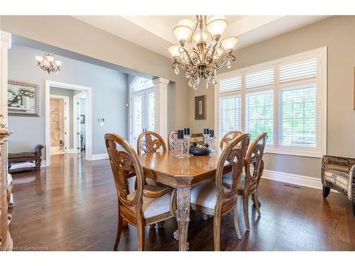 17 Mcdonald Court, Waterdown, ON - Indoor Photo Showing Dining Room