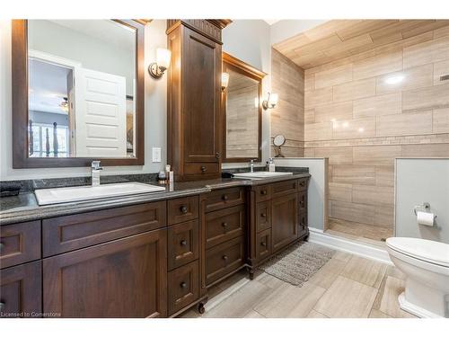 17 Mcdonald Court, Waterdown, ON - Indoor Photo Showing Bathroom