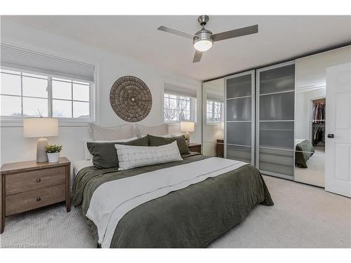 4008 Jarvis Crescent, Burlington, ON - Indoor Photo Showing Bedroom