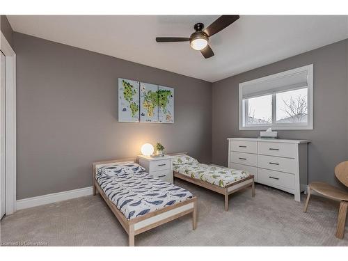 4008 Jarvis Crescent, Burlington, ON - Indoor Photo Showing Bedroom