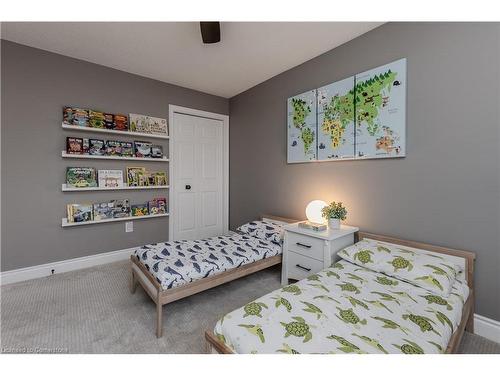 4008 Jarvis Crescent, Burlington, ON - Indoor Photo Showing Bedroom