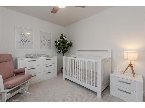 4008 Jarvis Crescent, Burlington, ON - Indoor Photo Showing Bedroom