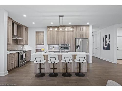 8838 Black Forest Crescent, Niagara Falls, ON - Indoor Photo Showing Kitchen With Upgraded Kitchen