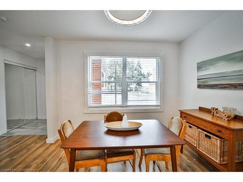 4-403 Keats Way, Waterloo, ON - Indoor Photo Showing Dining Room