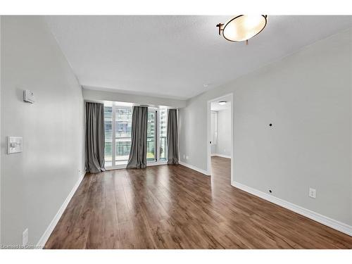 709-30 Grand Trunk Crescent, Toronto, ON - Indoor Photo Showing Other Room