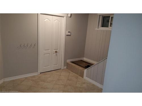 Lower-376 Talbot Street, Hamilton, ON - Indoor Photo Showing Other Room