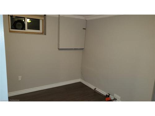 Lower-376 Talbot Street, Hamilton, ON - Indoor Photo Showing Other Room