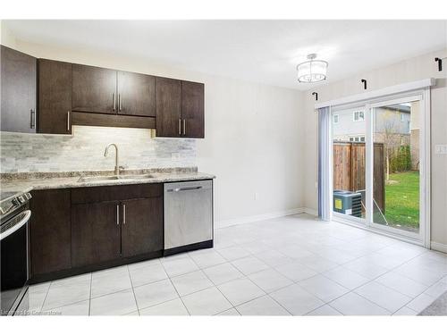 36-340 Prospect Point Road N, Ridgeway, ON - Indoor Photo Showing Kitchen