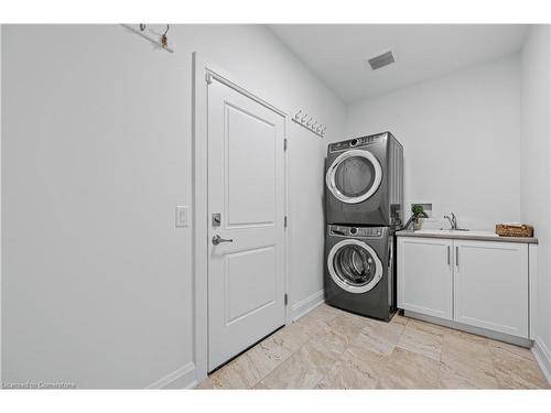 8838 Black Forest Crescent, Niagara Falls, ON - Indoor Photo Showing Laundry Room