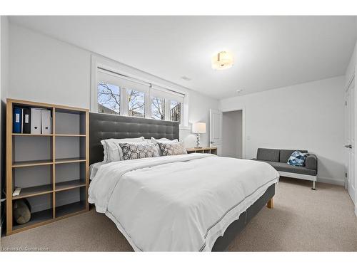 8838 Black Forest Crescent, Niagara Falls, ON - Indoor Photo Showing Bedroom