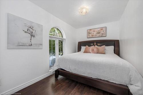 365 Eleanor Place, Ancaster, ON - Indoor Photo Showing Bedroom