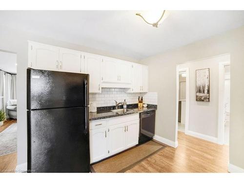 4 Morgan Drive, Caledonia, ON - Indoor Photo Showing Kitchen