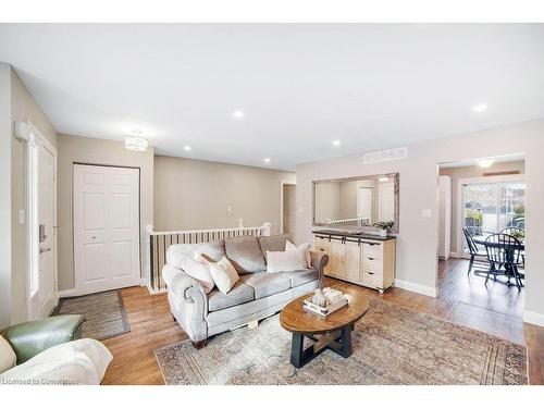 4 Morgan Drive, Caledonia, ON - Indoor Photo Showing Living Room