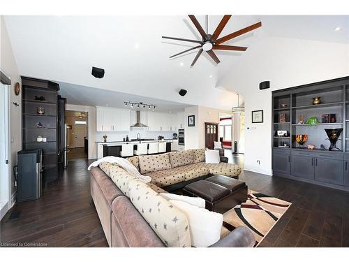 1897 Concession 8 Road W, Hamilton, ON - Indoor Photo Showing Living Room