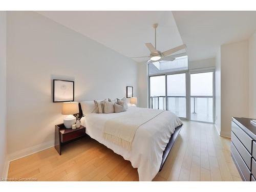 2201-1 Hurontario Street, Mississauga, ON - Indoor Photo Showing Bedroom