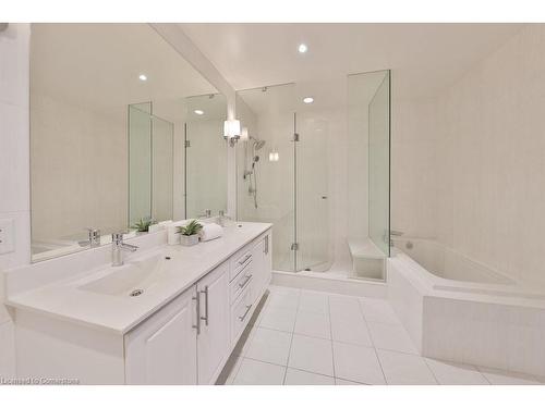 2201-1 Hurontario Street, Mississauga, ON - Indoor Photo Showing Bathroom