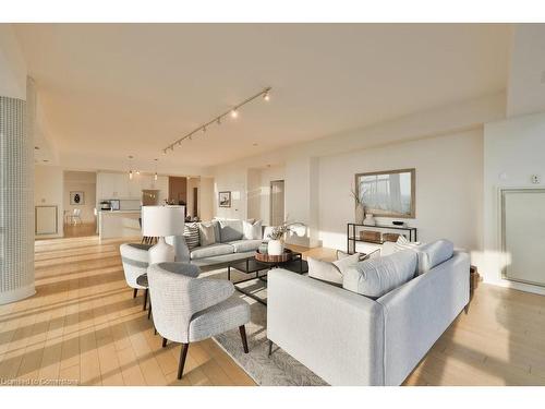 2201-1 Hurontario Street, Mississauga, ON - Indoor Photo Showing Living Room