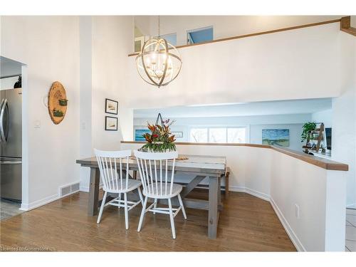 109 Main Street W, Grimsby, ON - Indoor Photo Showing Dining Room