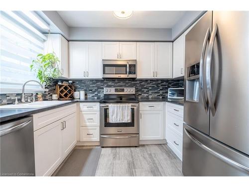 109 Main Street W, Grimsby, ON - Indoor Photo Showing Kitchen With Upgraded Kitchen