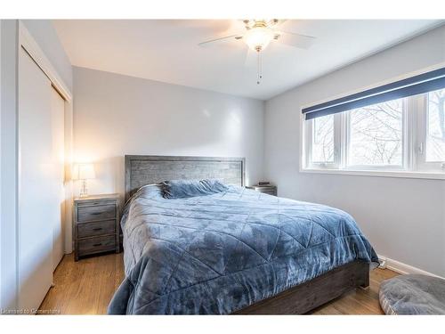 109 Main Street W, Grimsby, ON - Indoor Photo Showing Bedroom