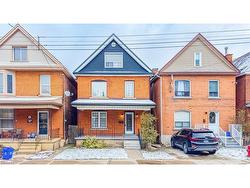 38 Fairleigh Avenue N Hamilton, ON L8L 6H2