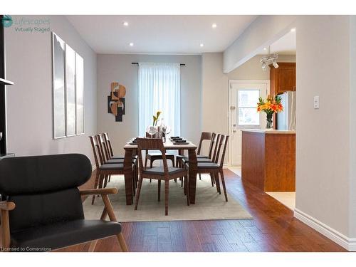 38 Fairleigh Avenue N, Hamilton, ON - Indoor Photo Showing Dining Room