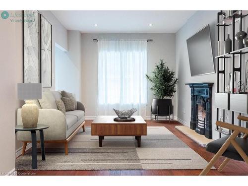 38 Fairleigh Avenue N, Hamilton, ON - Indoor With Fireplace