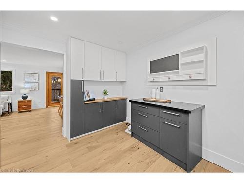 11-120 Ripley Court, Oakville, ON - Indoor Photo Showing Kitchen