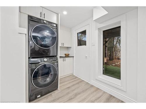 11-120 Ripley Court, Oakville, ON - Indoor Photo Showing Laundry Room