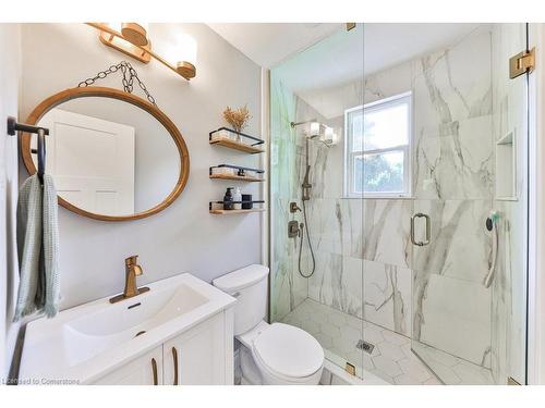 319 Townsend Avenue, Burlington, ON - Indoor Photo Showing Bathroom