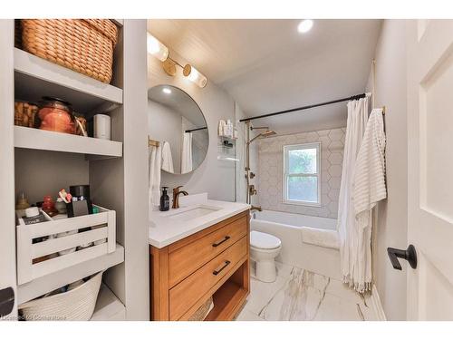 319 Townsend Avenue, Burlington, ON - Indoor Photo Showing Bathroom