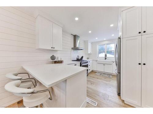 319 Townsend Avenue, Burlington, ON - Indoor Photo Showing Kitchen