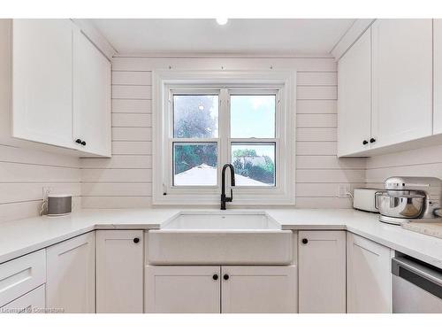 319 Townsend Avenue, Burlington, ON - Indoor Photo Showing Kitchen