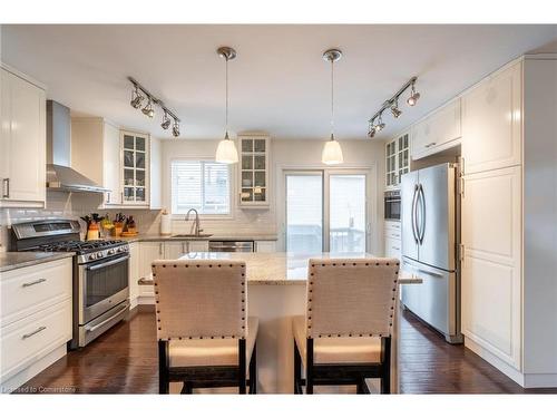 1561 Newlands Crescent, Burlington, ON - Indoor Photo Showing Kitchen