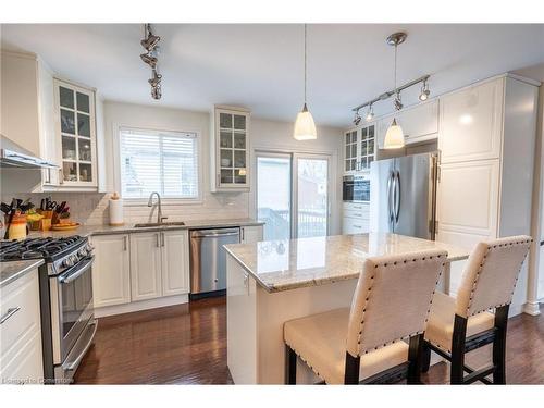 1561 Newlands Crescent, Burlington, ON - Indoor Photo Showing Kitchen With Stainless Steel Kitchen With Upgraded Kitchen