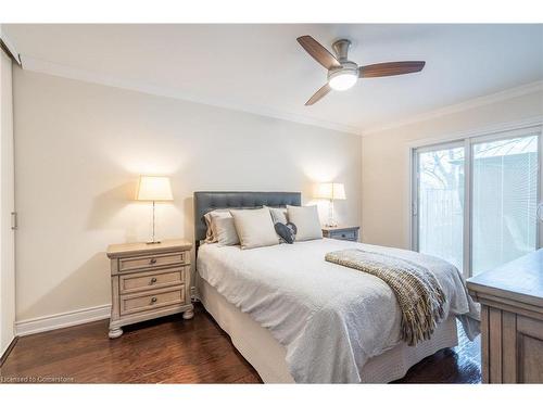 1561 Newlands Crescent, Burlington, ON - Indoor Photo Showing Bedroom