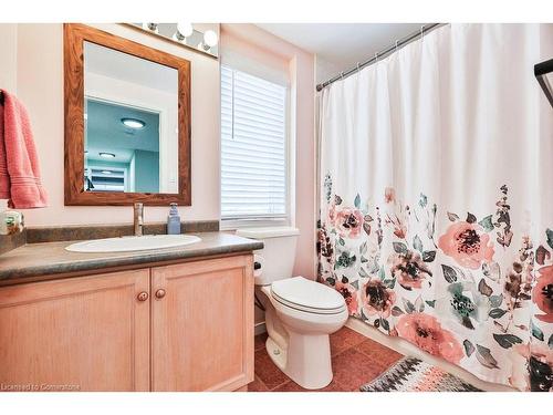 19 Tisdale Court, Kitchener, ON - Indoor Photo Showing Bathroom