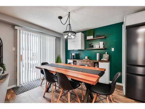 19 Tisdale Court, Kitchener, ON - Indoor Photo Showing Dining Room