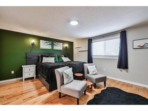 19 Tisdale Court, Kitchener, ON - Indoor Photo Showing Bedroom