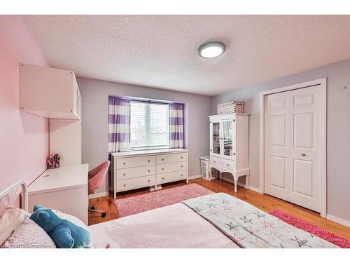 19 Tisdale Court, Kitchener, ON - Indoor Photo Showing Bedroom