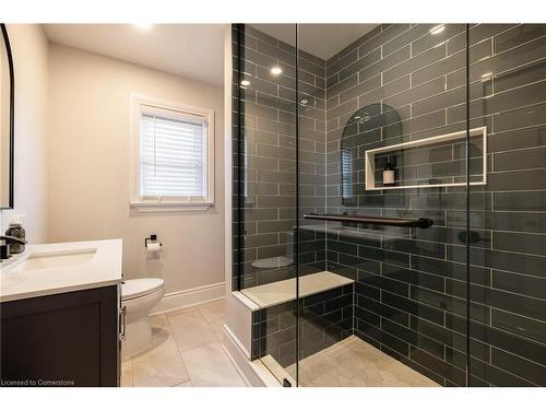 182 Huxley Avenue S, Hamilton, ON - Indoor Photo Showing Bathroom