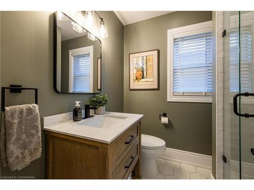 182 Huxley Avenue S, Hamilton, ON - Indoor Photo Showing Bathroom