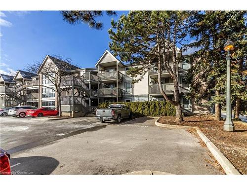 102-2040 Cleaver Avenue, Burlington, ON - Outdoor