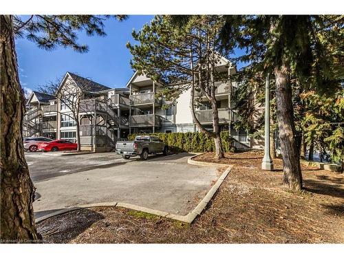 102-2040 Cleaver Avenue, Burlington, ON - Outdoor