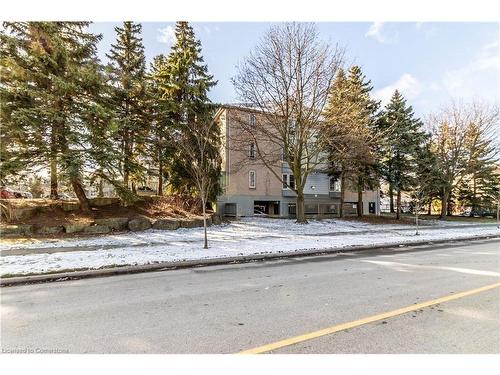 102-2040 Cleaver Avenue, Burlington, ON - Outdoor