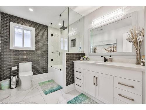 287 Cloverleaf Drive, Hamilton, ON - Indoor Photo Showing Bathroom