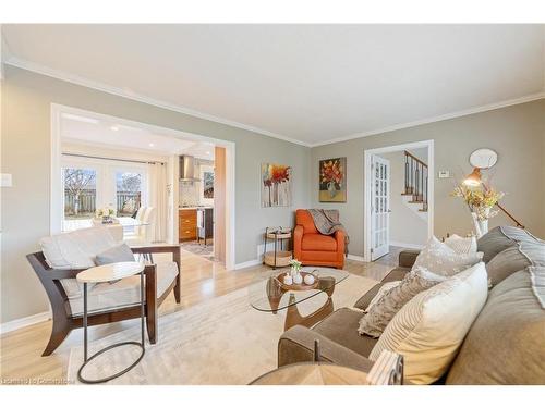 673 Inverary Road, Burlington, ON - Indoor Photo Showing Living Room